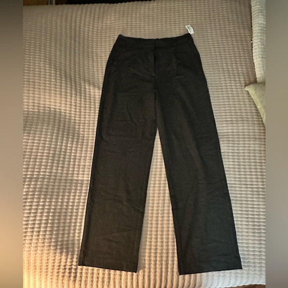 NWT Old Navy Extra High-Waisted Pleated Taylor Trouser Wide Leg Pant - Picture 2 of 4